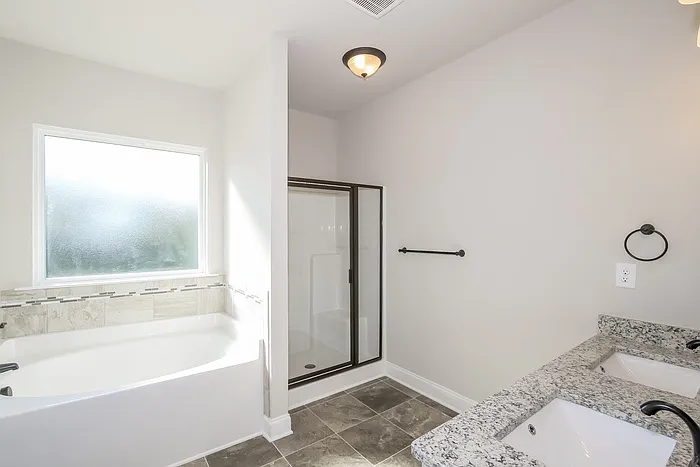 220 Pebble Ln — Photo 7