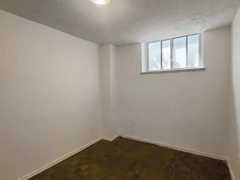570 Eglinton Ave W #4 — Photo 12