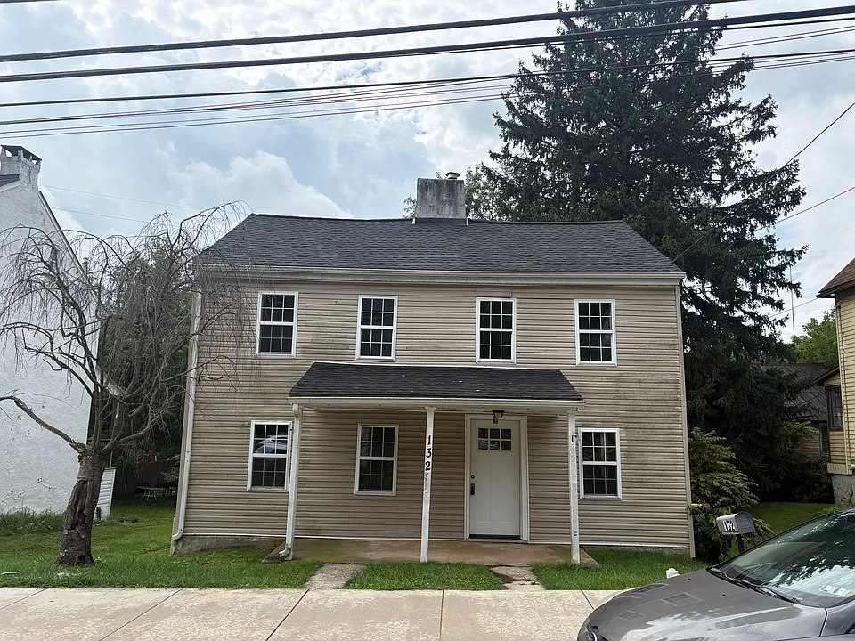 132 Main St