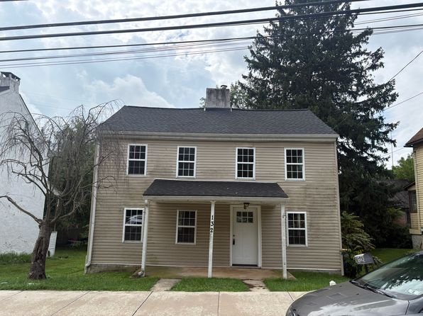 132 Main St