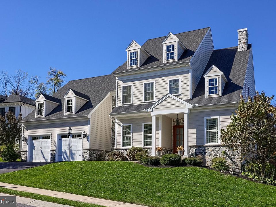 1st image of 375 Spring Haven Dr