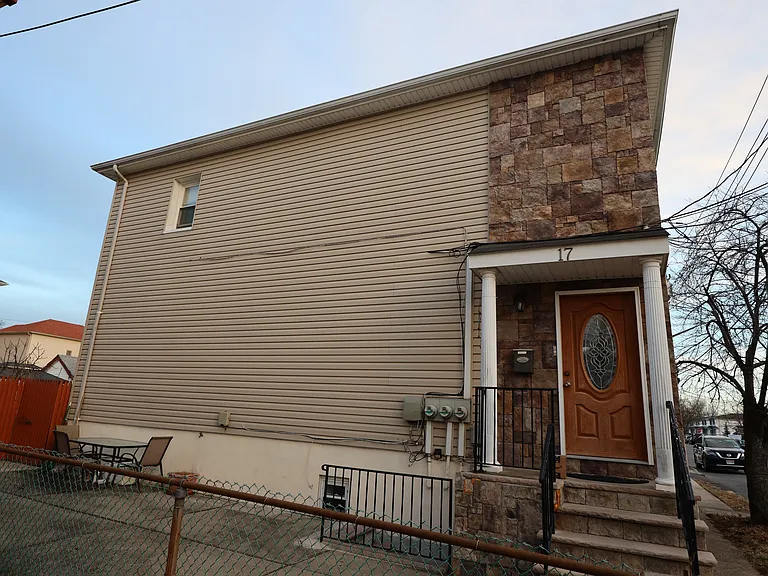 17 Winfield St #B — Photo 1