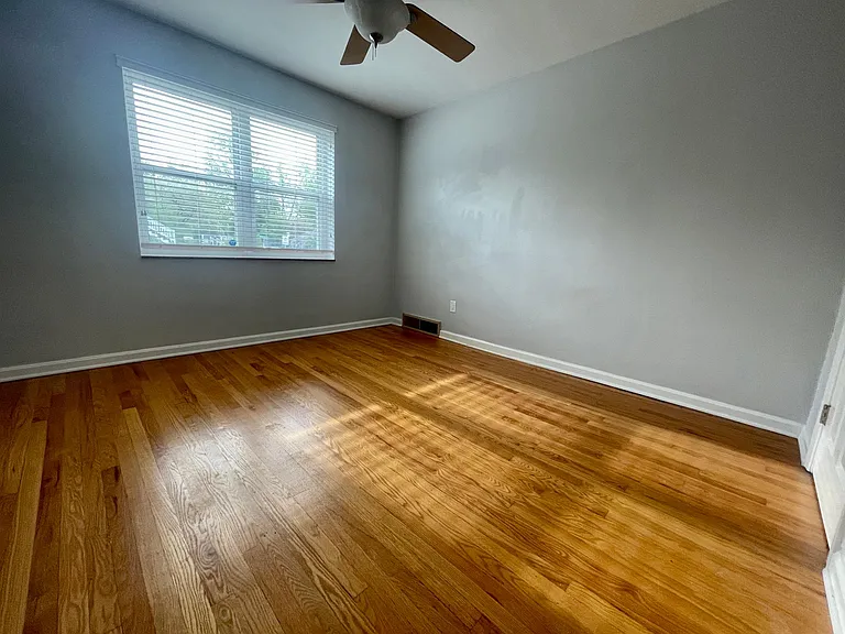 1131 Kraft St — Photo 12