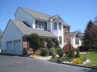 143 Matthews Farm Rd, Belle Mead, NJ 08502