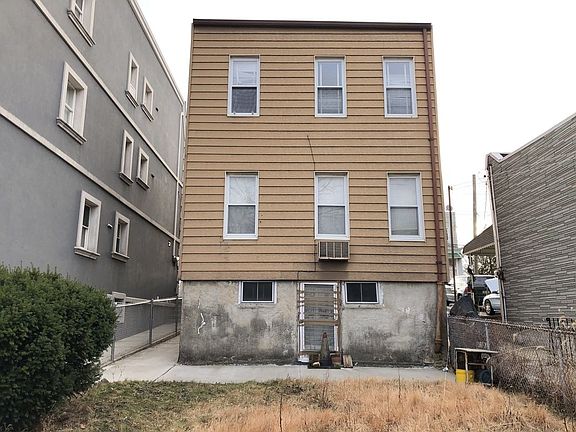 3rd image of 5469 82nd St