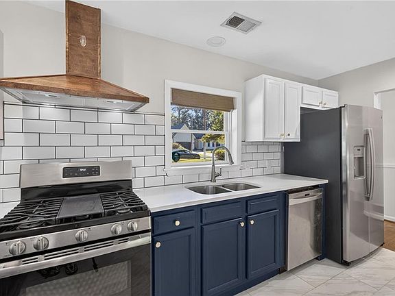 3rd image of 1631 Tryon Rd NE