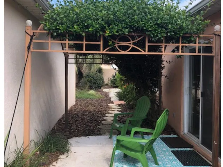 916 Mendoza Blvd — Photo 8
