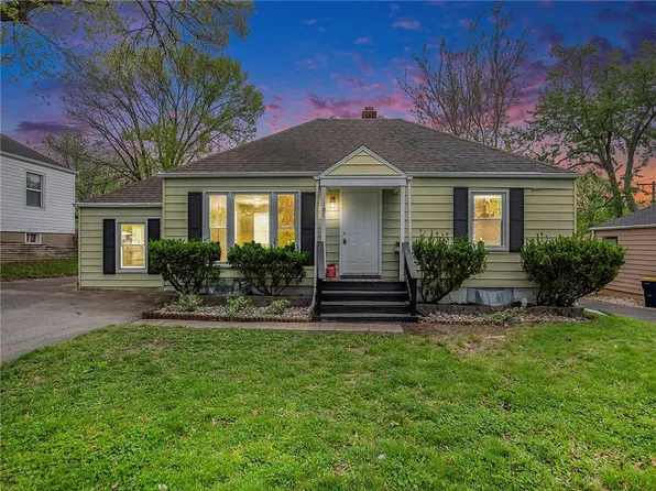 707 NE 42nd Ter, Kansas City, MO 64116
