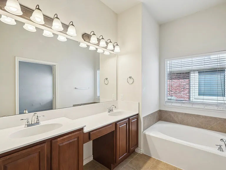 1280 Seymour Dr — Photo 23