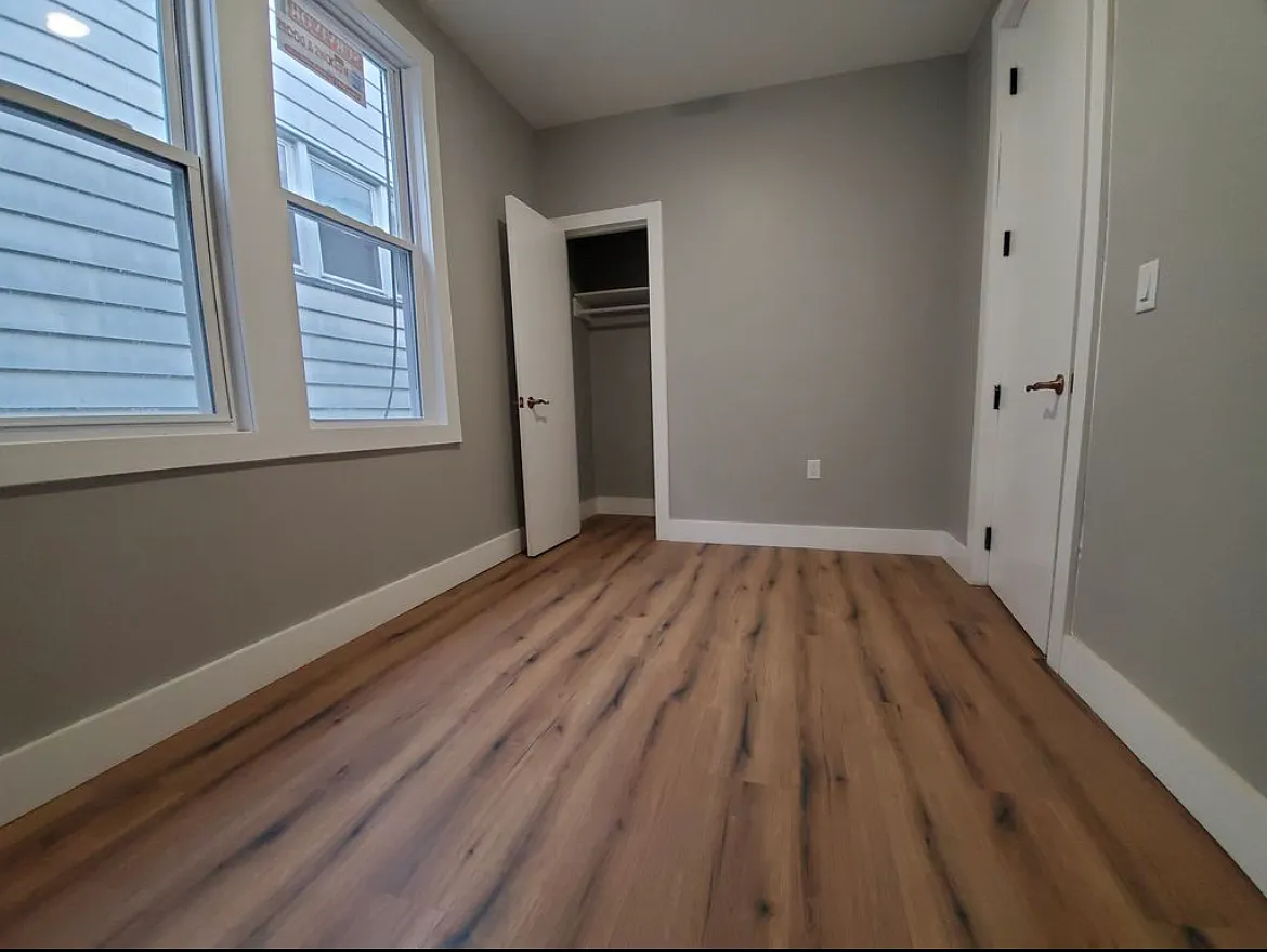 3 bed, 1000 sqft, $3,000 — Photo 3