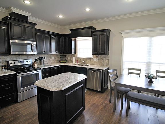 5th image of 3931 Glen Laurel Dr S