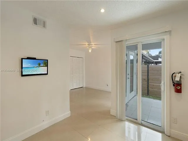 9587 SW 148th Pl — Photo 3