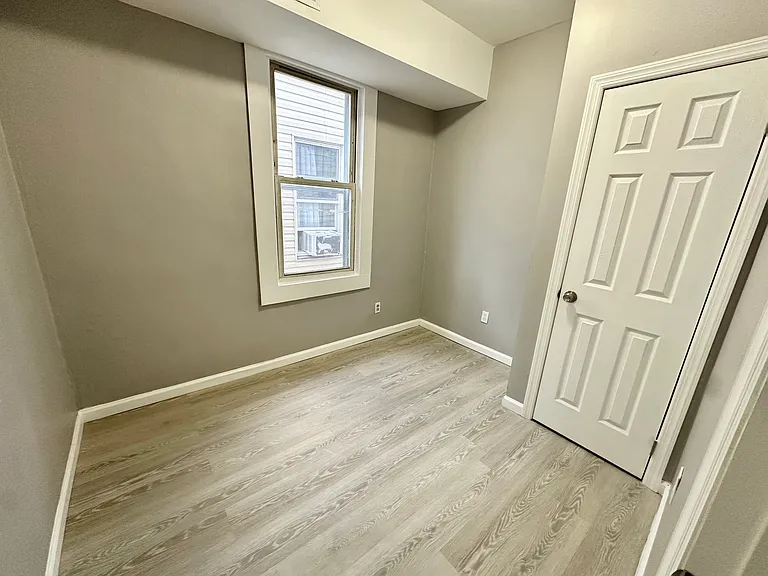319 Coit St #4 — Photo 9