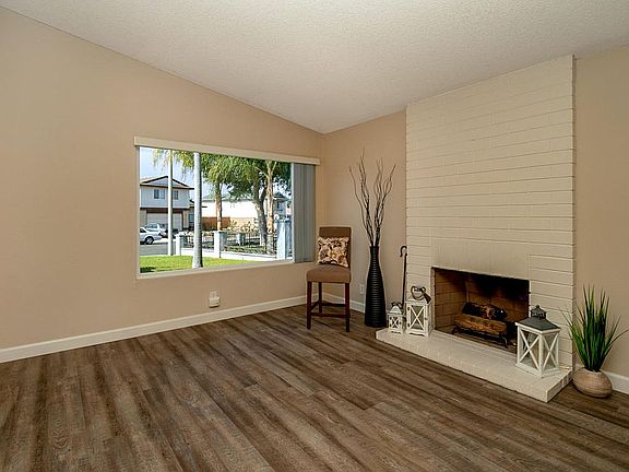 3rd image of 1287 Calle Candelero
