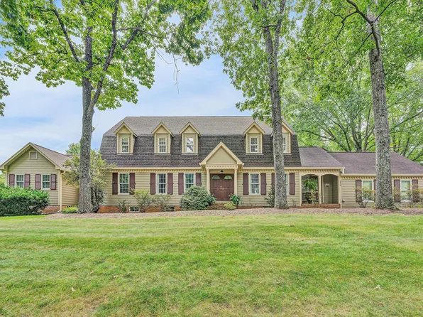 2836 Fairway Forest Dr, Salem, VA 24153