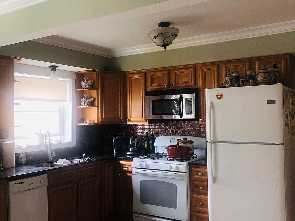 2nd image of 6110 W Peterson Ave #1S