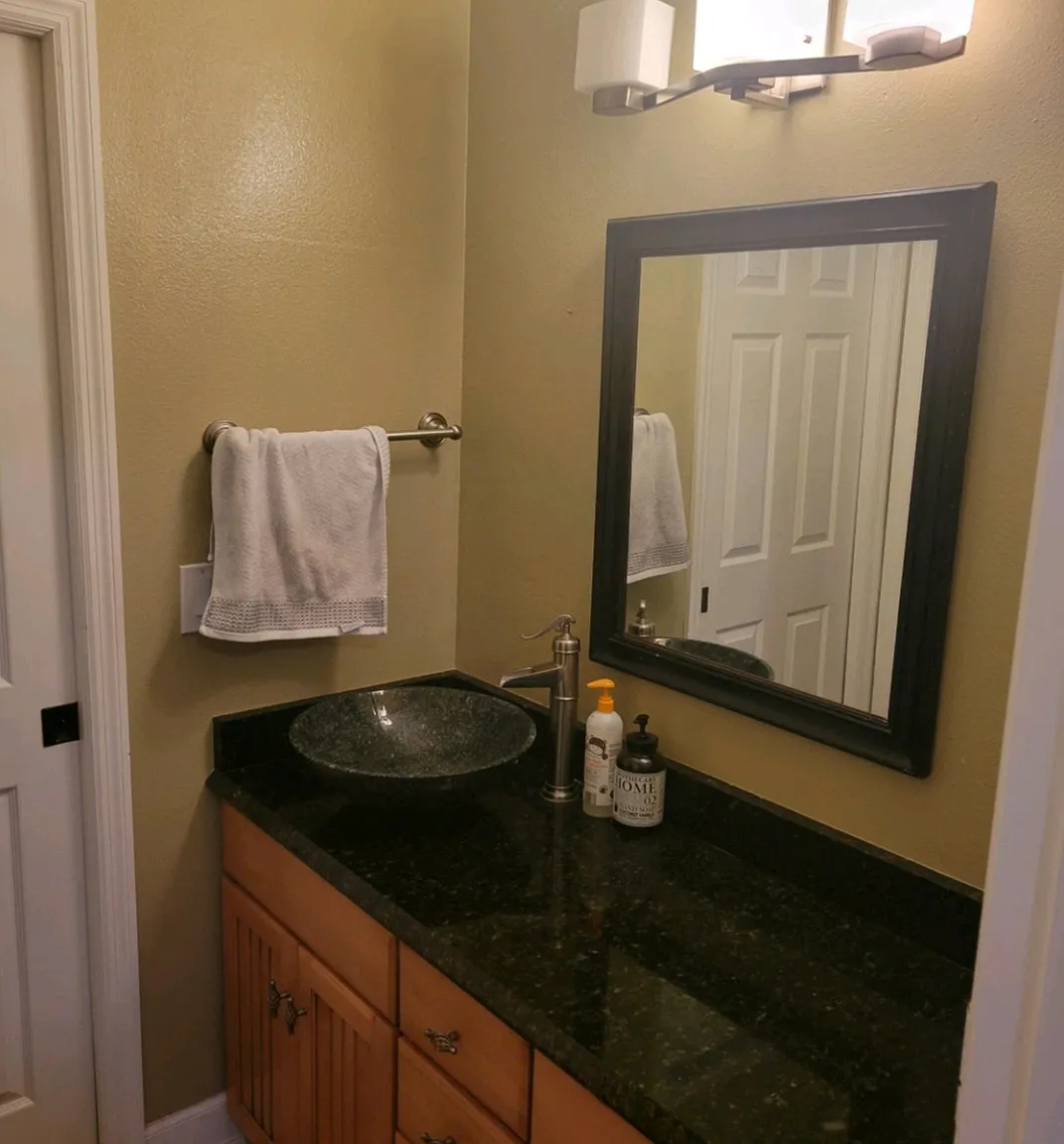 4 bed, 2795 sqft, $1,000 — Photo 2