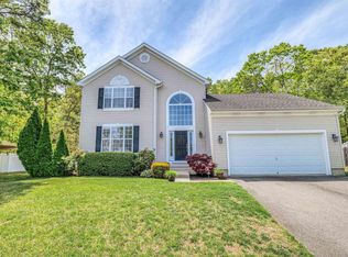 223 Churchill Dr, Egg Harbor Township, NJ 08234