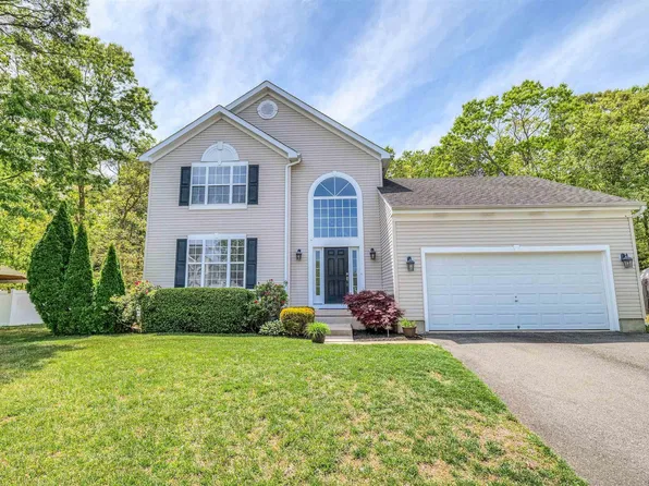 223 Churchill Dr, Egg Harbor Township, NJ 08234