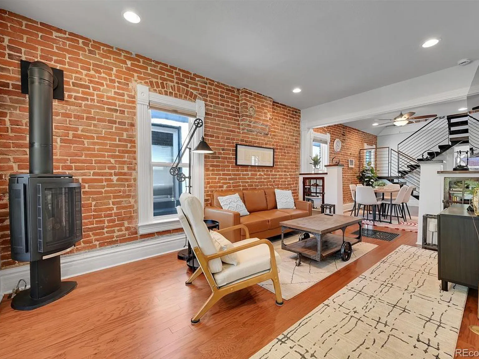 3 bed, 1430 sqft, $3,700 — Photo 3