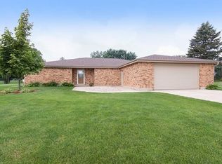 5545 Clove Rd, Waunakee, WI 53597