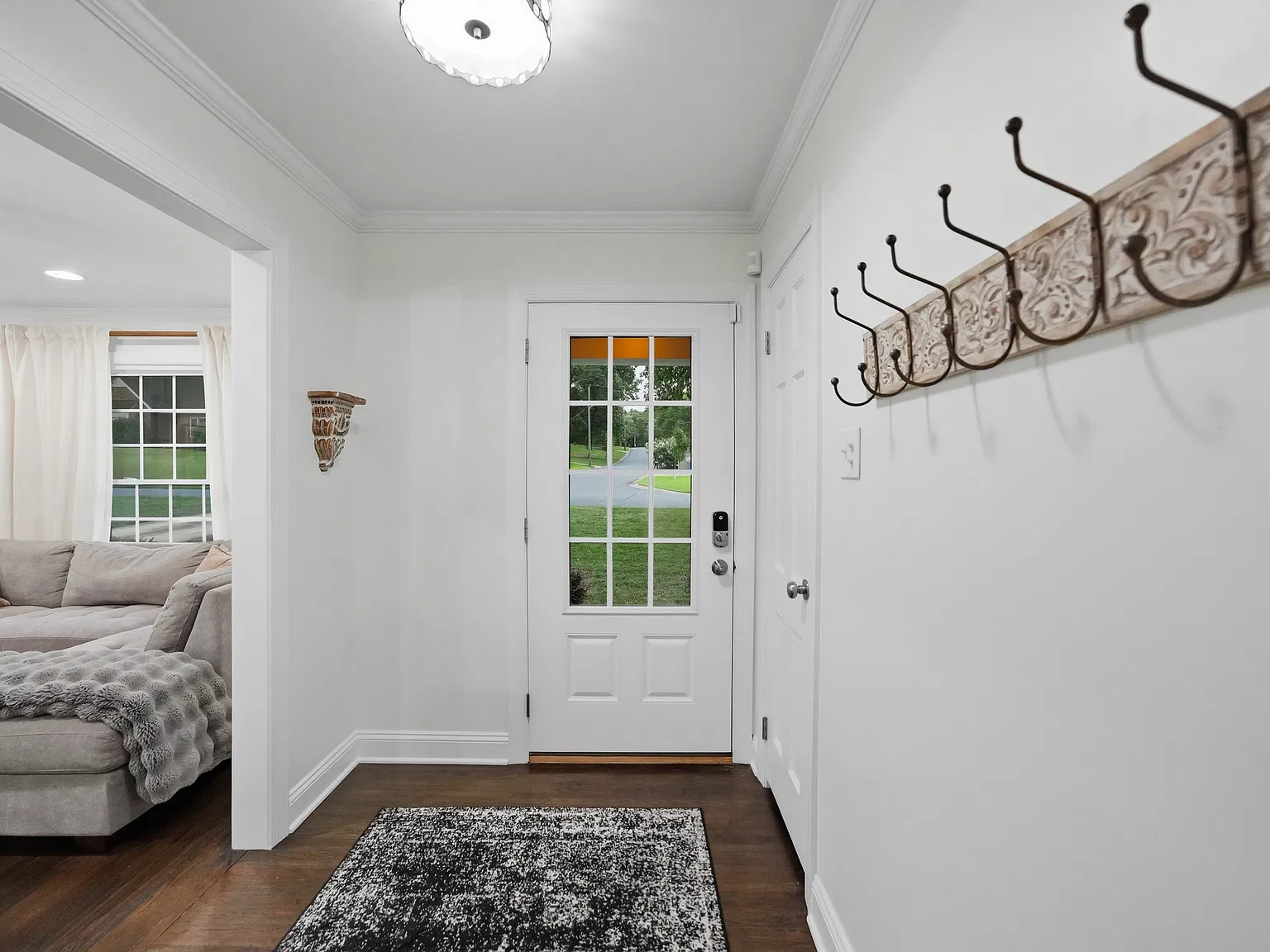 3 bed, 1787 sqft, $4,750 — Photo 4