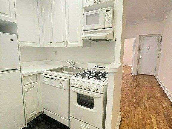 4th image of 331 E 84th St #1H
