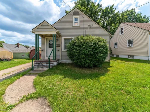 1347 Hammel St, Akron, OH 44306
