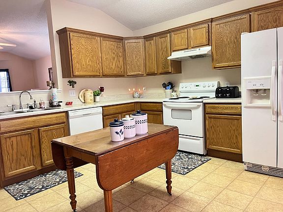 4th image of 531 N Kirby Ave