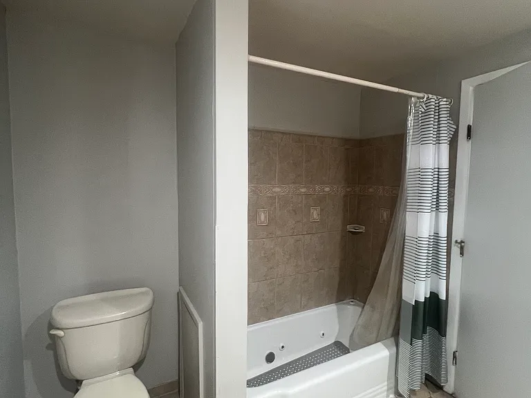 3634 Runnymede Blvd — Photo 36