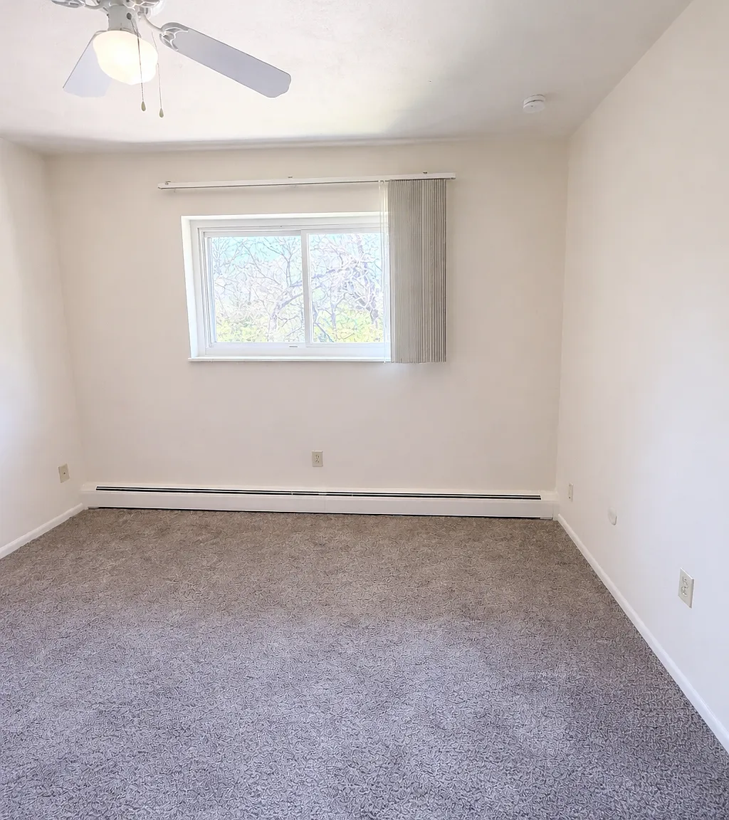 Valley Glen — Photo 4