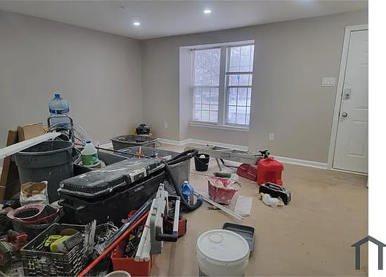 3 bed, 1329 sqft, $3,200 — Photo 2