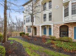 606 Kensington Ln, Livingston, NJ 07039