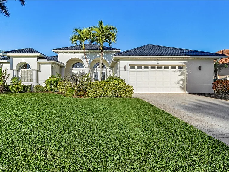 3724 Surfside Blvd — Photo 3
