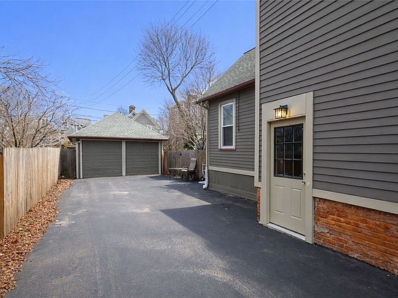 2nd image of 21 Rundel Park Unit 2