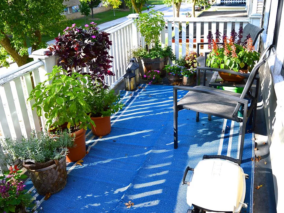 Full width upper porch