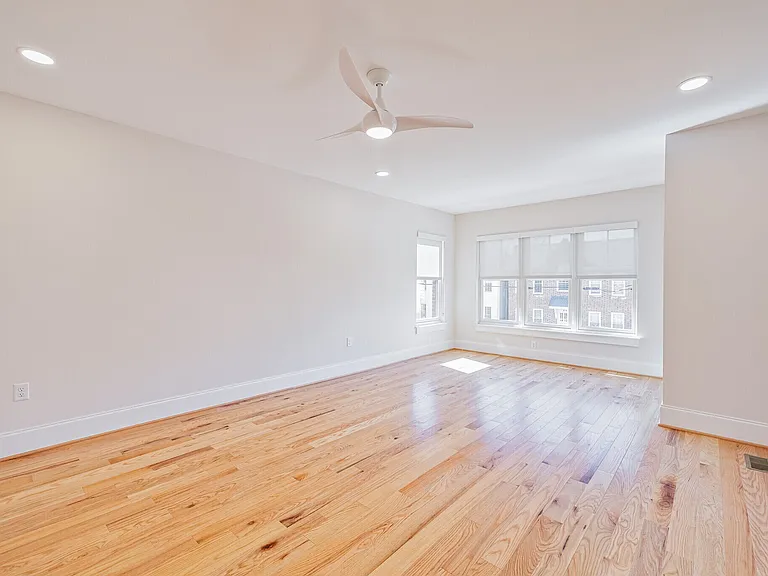 225 Plus Fees #3215 — Photo 26