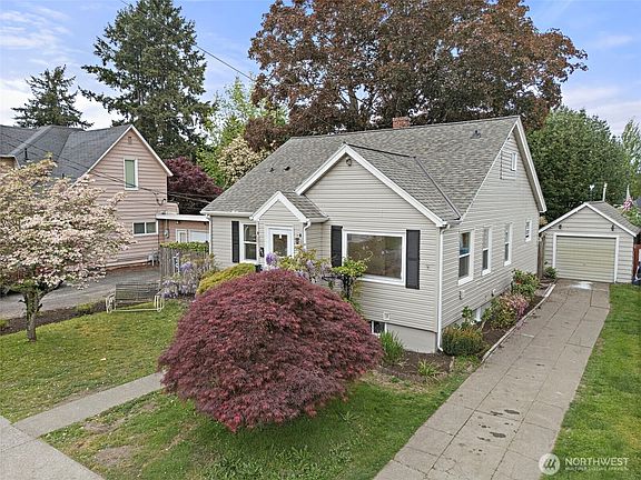 3rd image of 501 7th Avenue NW