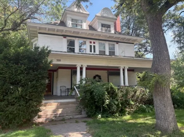 320 W 10th St APT 4, Fremont, NE 68025
