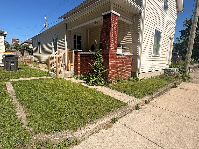 715 Osage St — Photo 1