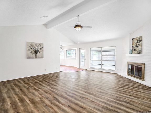 5th image of 6107 Pecan Trail St