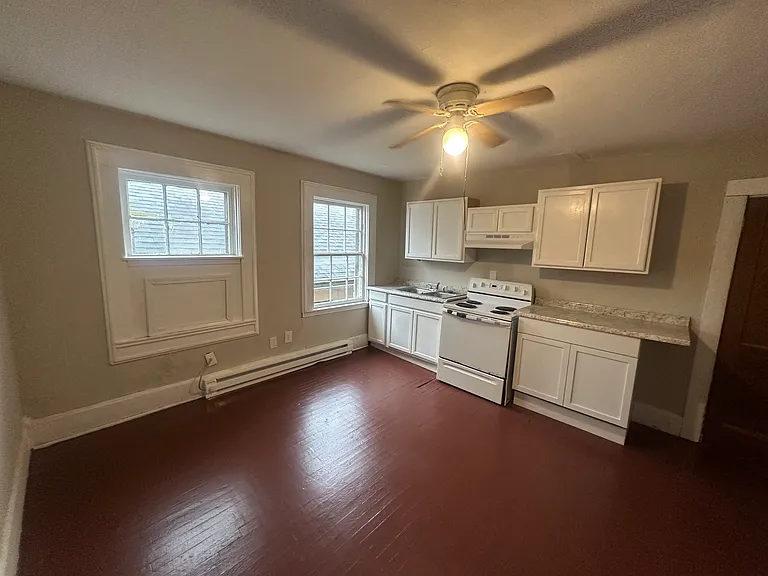 342 Holmes St #4 — Photo 4