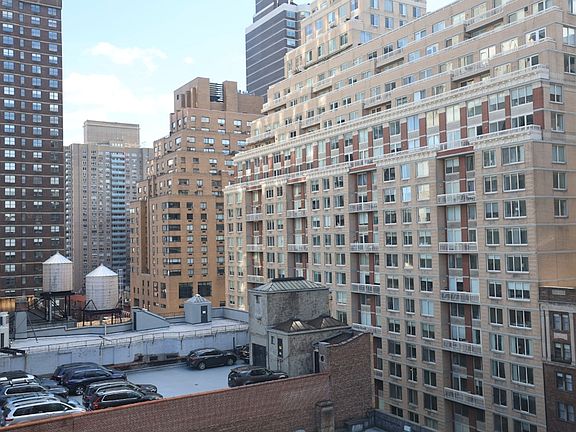 4th image of 160 E 88th St APT 12J