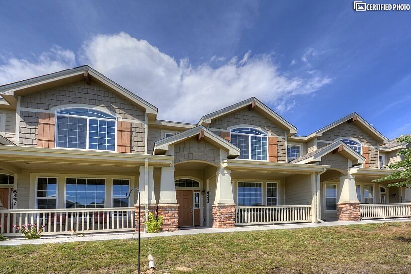 Updated Townhome with Cleaning Service