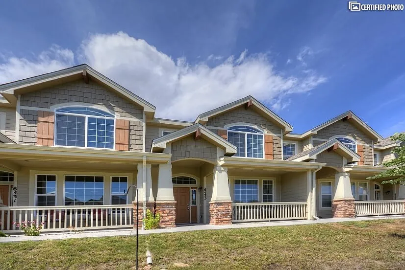 Updated Townhome with Cleaning Service