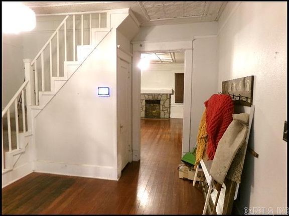 2nd image of 303 E Nichols St