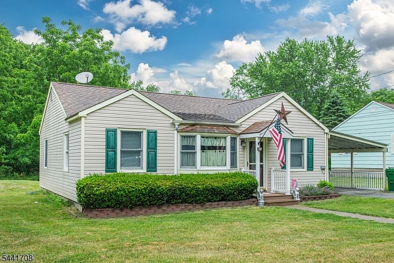1st image of 3 Belcher Ln