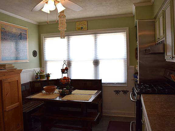 3rd image of 287 Hillman Ave