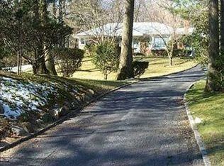 19 Norgate Rd, Glen Head, NY 11545