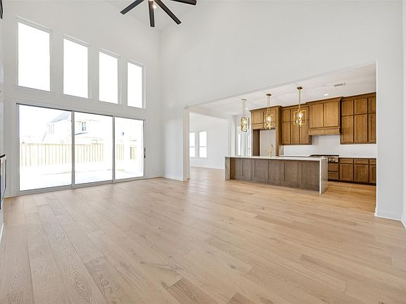 3rd image of 2440 Dena Dr